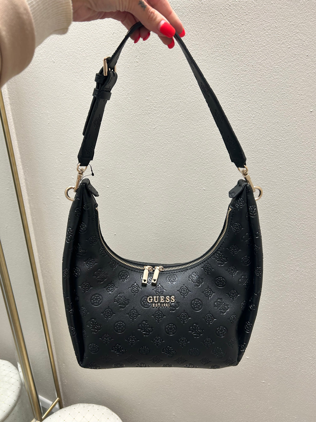 Guess Black Logo Bag. PD966502
