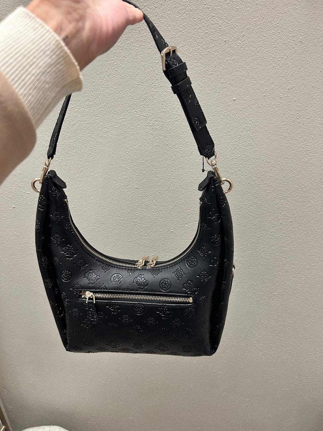 Guess Black Logo Bag. PD966502