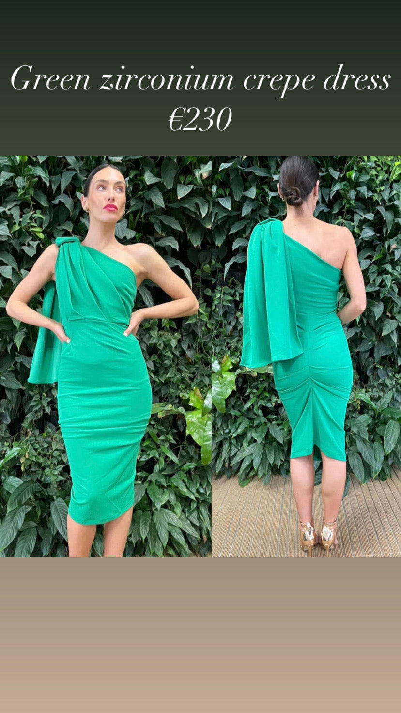 Green zirconium crepe dress