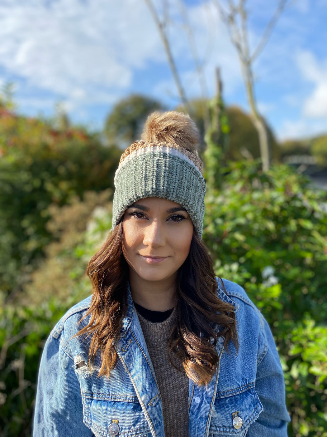 Amy green beige Pom hat