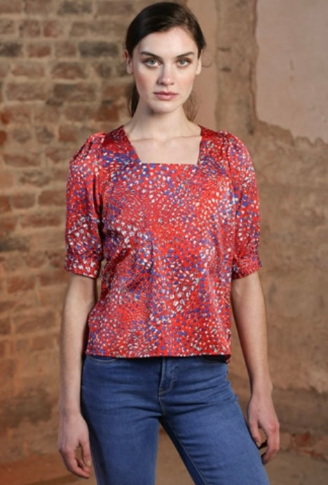 Red Clea rr print top