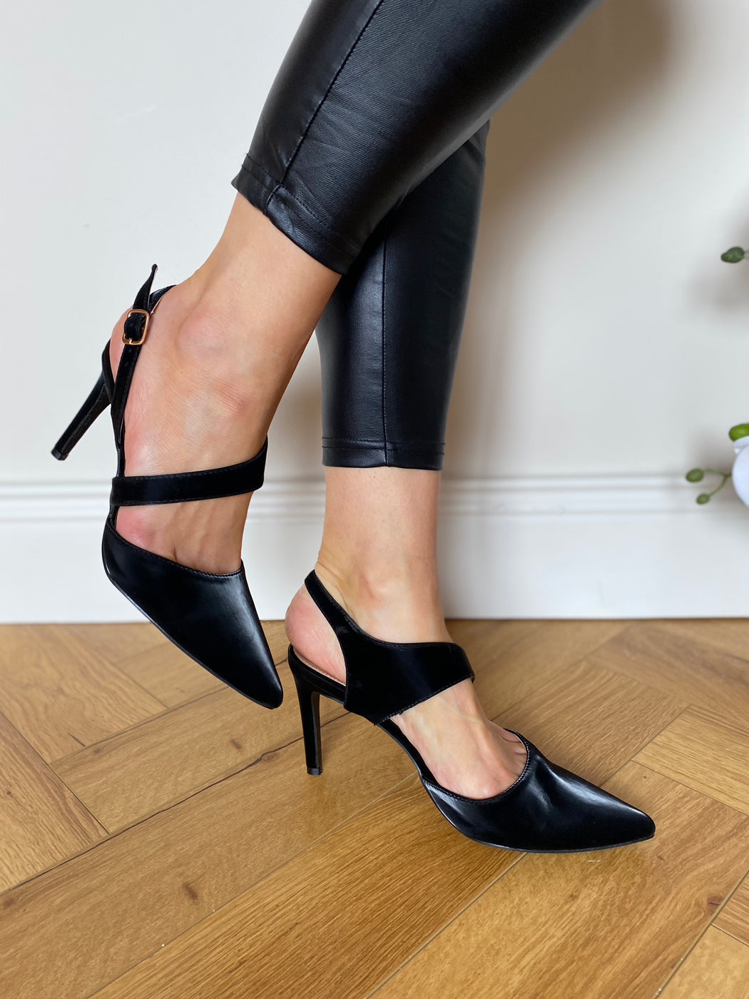 Black shine Castlemartyr heels