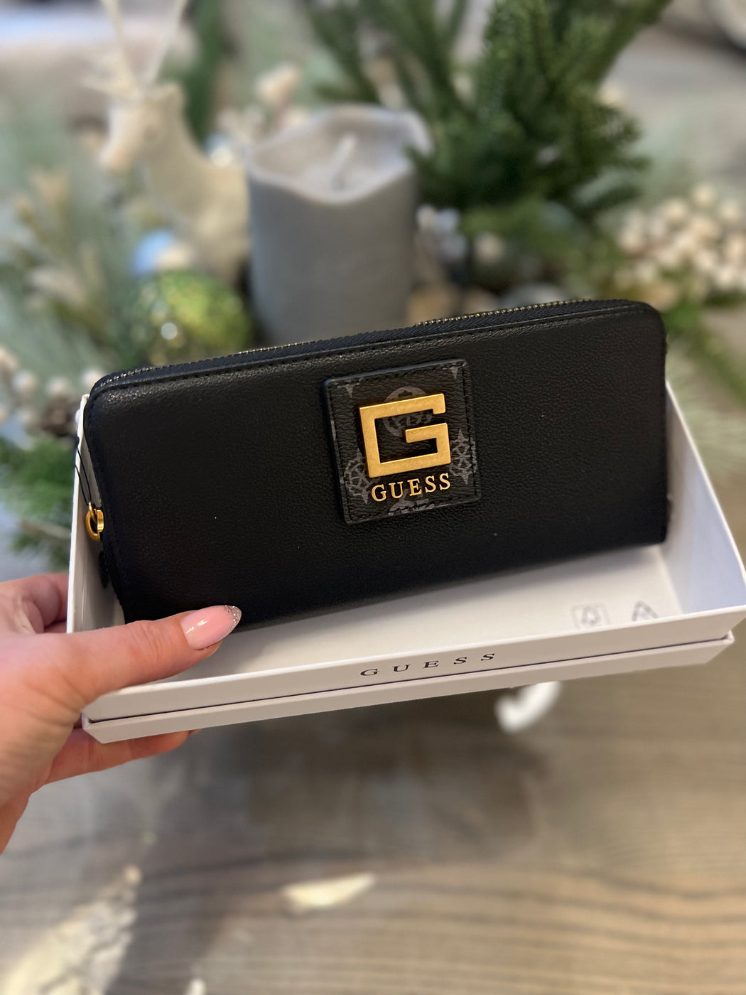 Black multi logo Alva wallet
