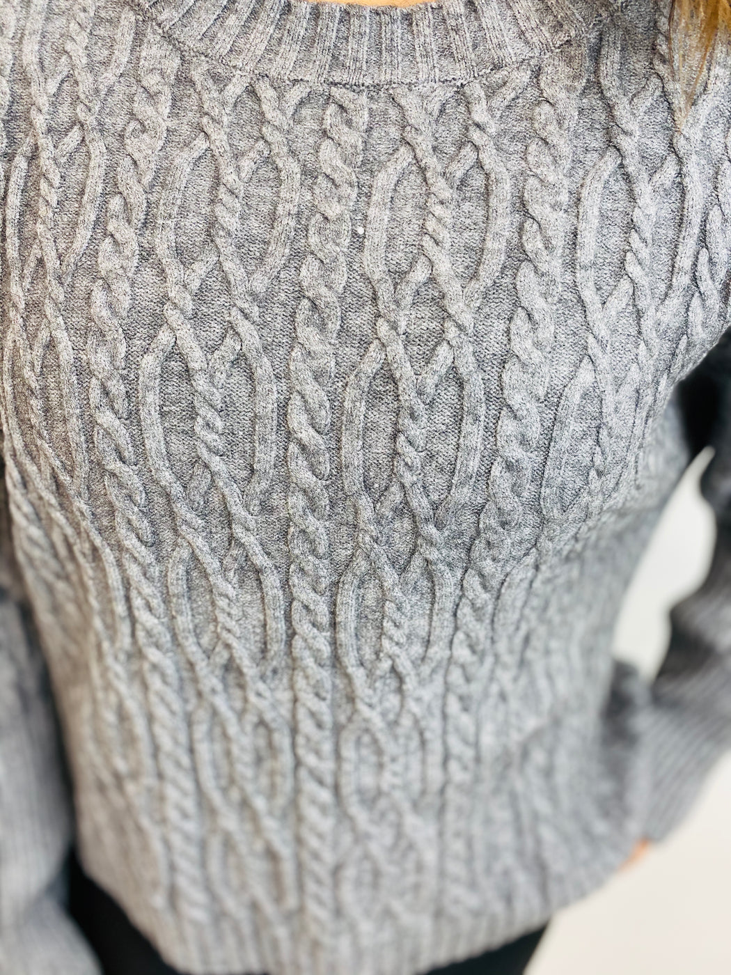 Mabuin grey cable knit