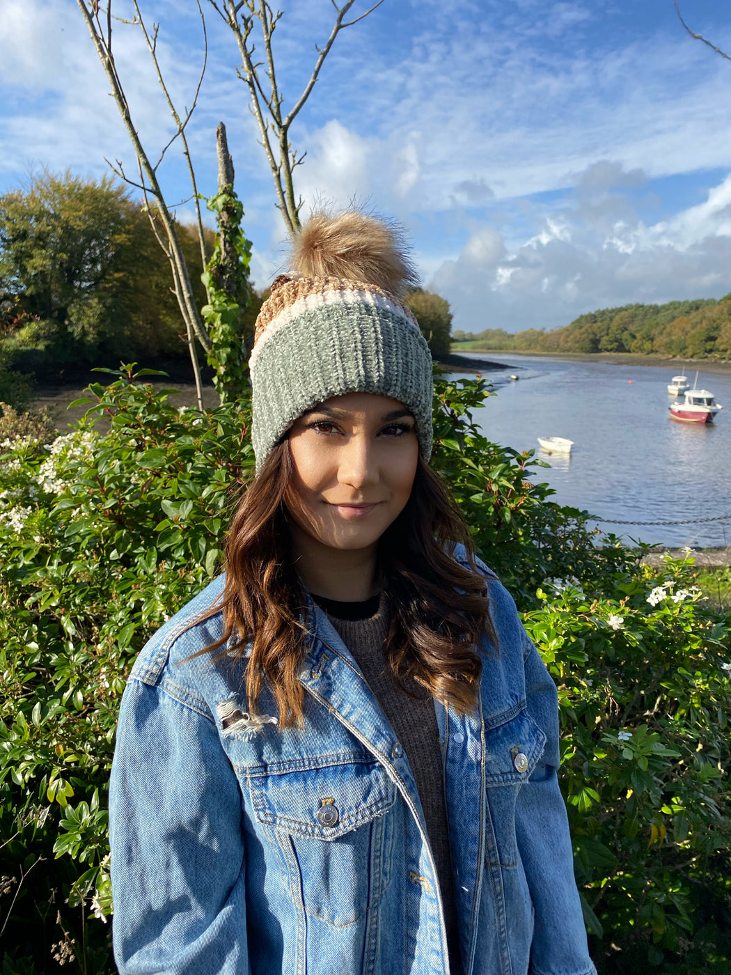 Amy green beige Pom hat