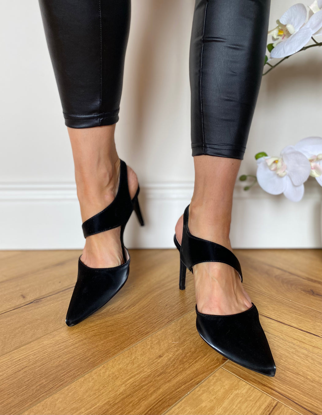 Black shine Castlemartyr heels