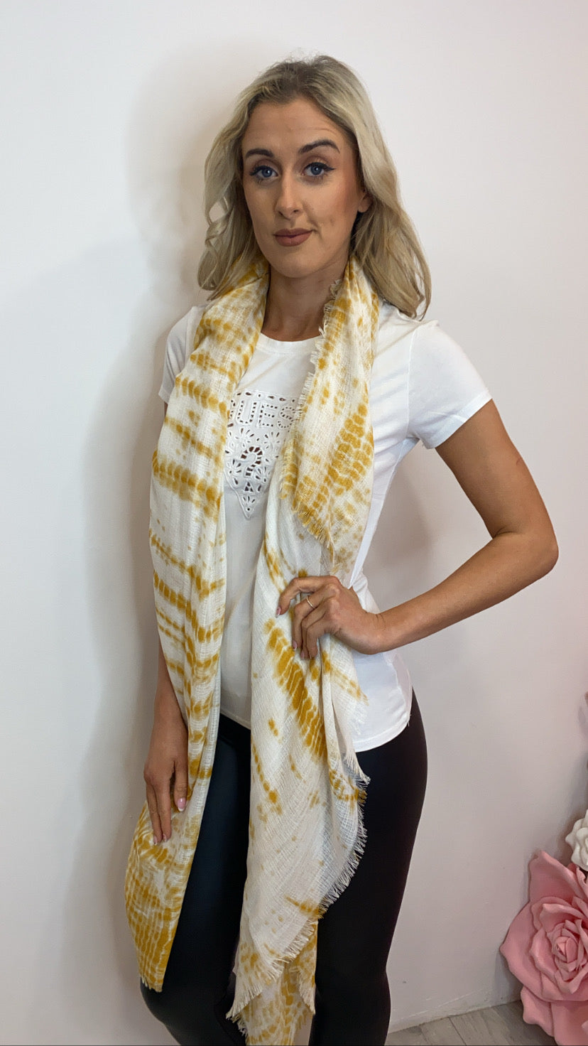 Leia print scarf