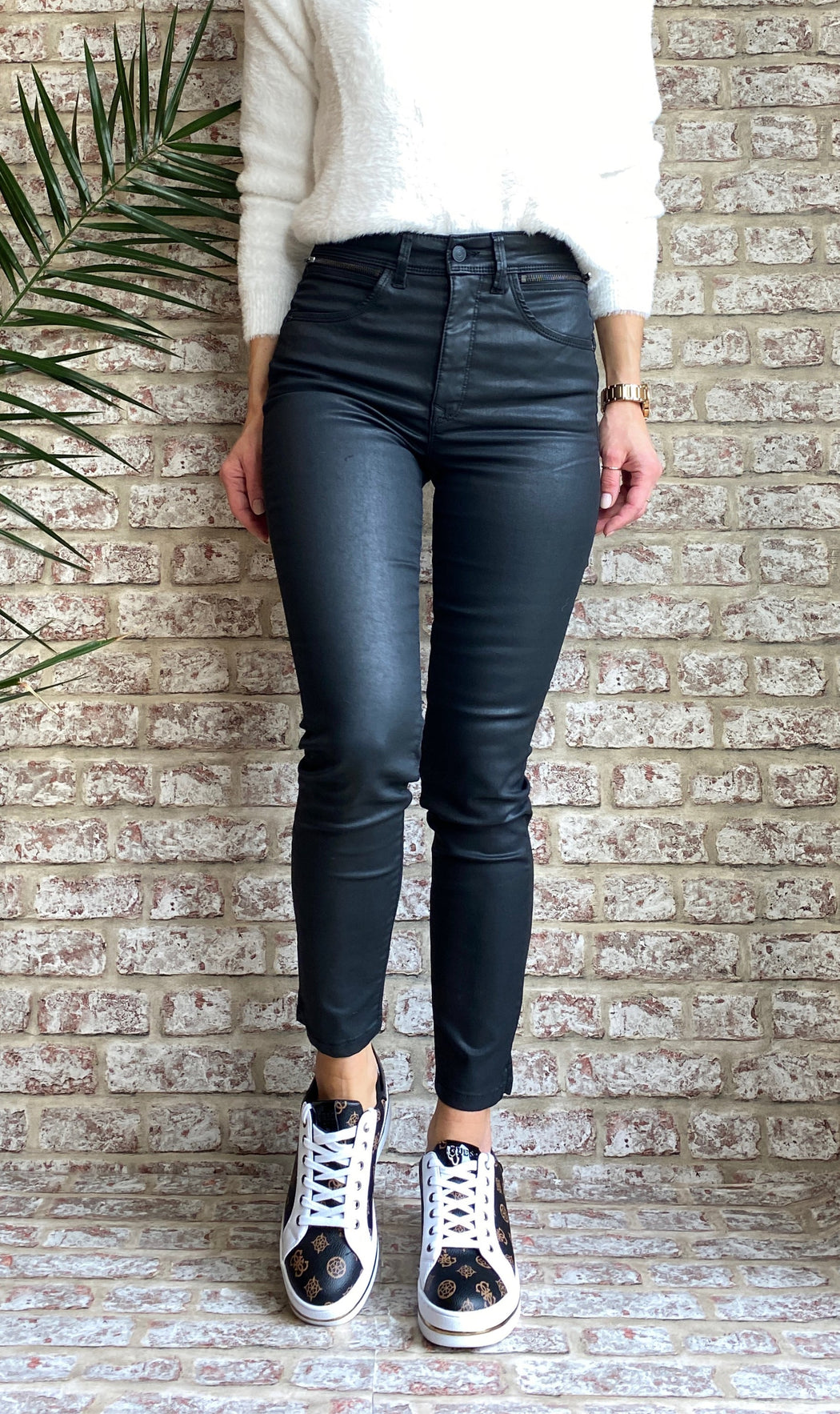 121996 SECRET GLAMOUR  BLACK LEATHER LOOK PUSH IN JEANS